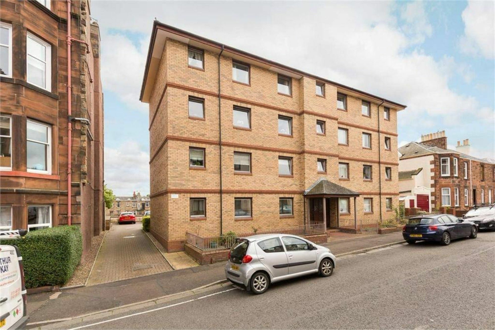 Apartment 2 Bedroom Flat Near Holyrood Park Sleeps 4